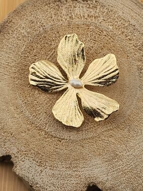 Gold Floral Petal Brooch with Pearl Accent 0554